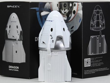 NASA Space  X Model Starship Rocket Dragon Astronaut Crew Madual Spacecraft Model Desk Top Display Fashion